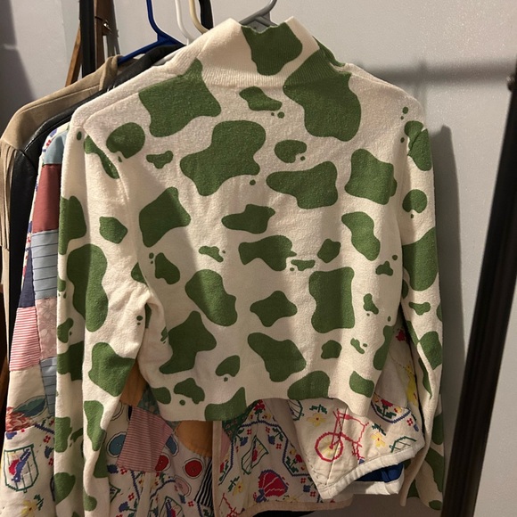Zara cropped Green and White Cow Patterned Sweater - Picture 3 of 3